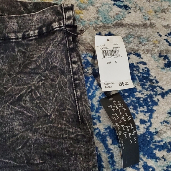 Joe's Jeans Mineral Wash Gray Zipper Ankle Legging - Picture 4 of 10